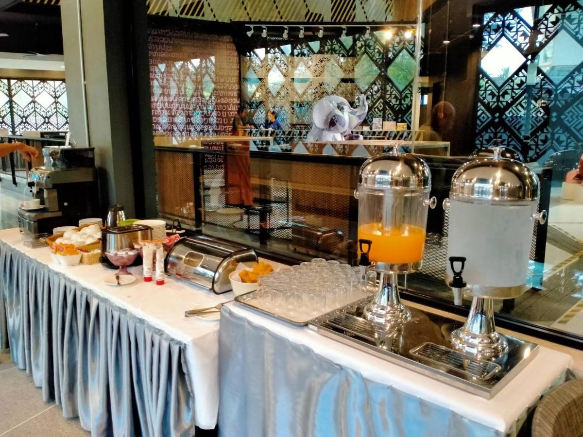 Ou Hotel 彭世洛 外观 照片